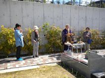 永代供養墓まどかの碑前での回向