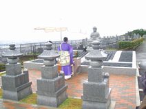 永代供養塔　阿弥陀如来像　「やすらぎの郷」合同回向