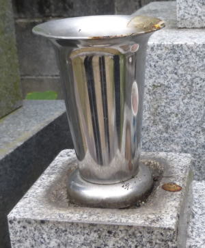 ステンレス花筒.jpg