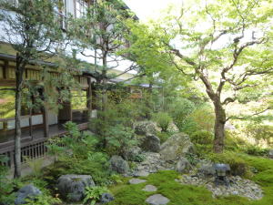 持明院庭園３.jpg