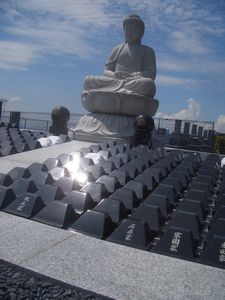 五月山緑地霊園永代供養墓.jpg