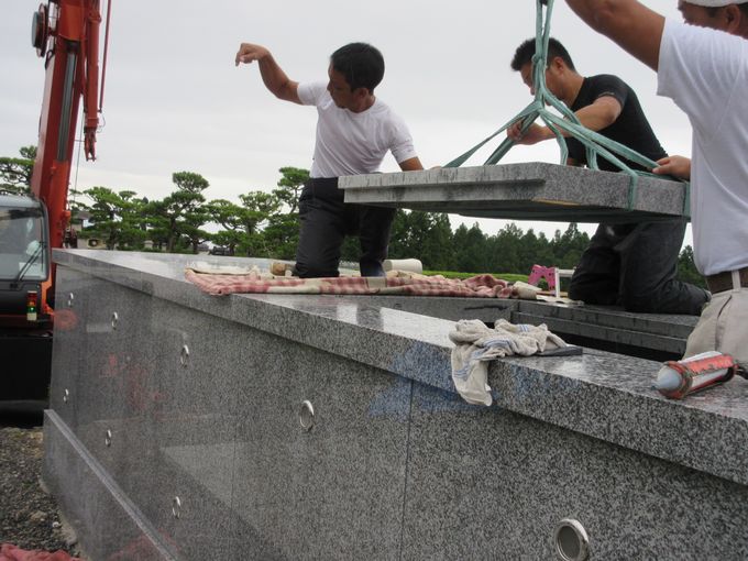 納骨室屋根据付工事
