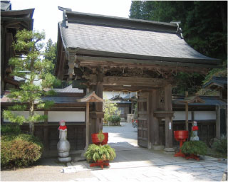 持明院・山門