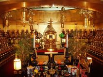 佛舎利宝塔内部祭壇