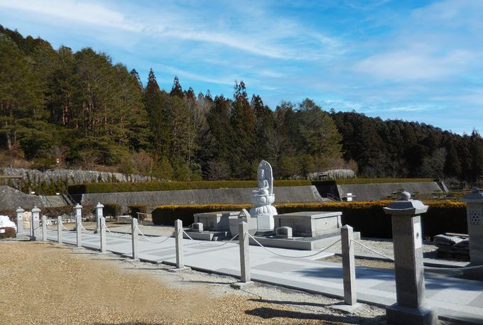 大日如来　合葬墓