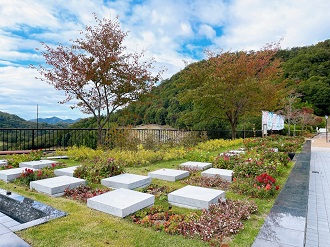 宝塚すみれ墓苑　ガーデニング墓地