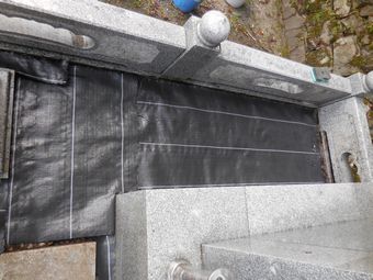 防草マット敷き込み