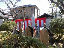 観音像永代供養塔除幕式