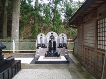 世界平和の鐘と六地蔵完成写真