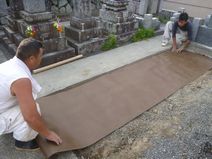 防草マット及び砂利敷き込み