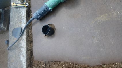 水抜きパイプ埋設