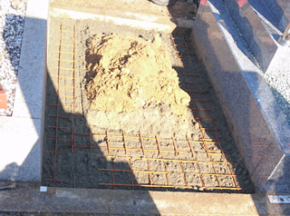 ワイヤーメッシュ敷き