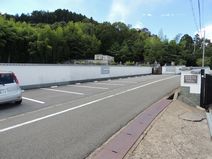 柳谷聖苑・駐車場